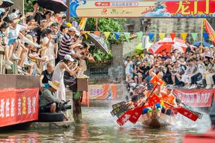 恩比德连续至少16场场均砍40+ 历史继大帅科比哈登后第4人